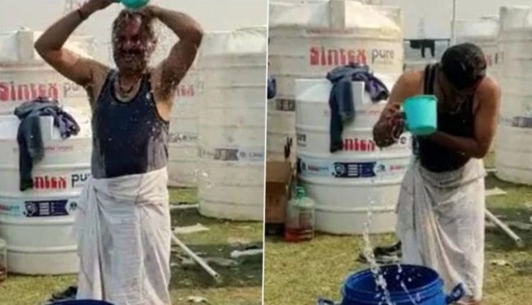 DJB Director Sanjay Sharma Takes Bath in Yamuna Water Amid BJP MP Pravesh Verma’s Toxic Chemical Claim (Watch Video)