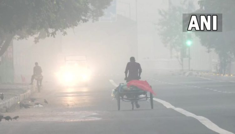 Delhi Air Pollution: Air Quality in National Capital Nears 'Severe' Zone Amid Adverse Meteorological Conditions and Stubble Burning in Punjab