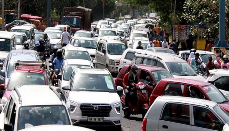 Dhanteras 2022: Dealers Stop Immediate Car Bookings on Auspicious Day Due to High Demand; Over 4 Lakh Dream-Cars Booked in Advance