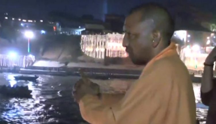 Dev Diwali 2022: UP CM Yogi Adityanath Inspects Namo Ghat in Varanasi Ahead Dev Deepawali (Watch Video)