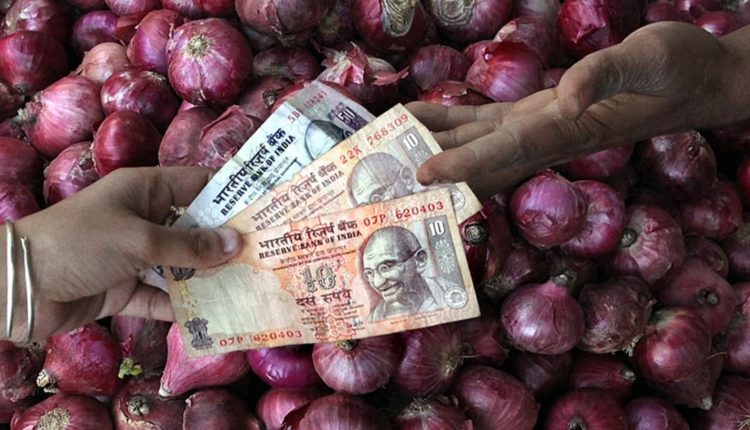 Farmer gets only ₹8 for 205 kg of onion after travelling 415 km to Bengaluru | Bengaluru
