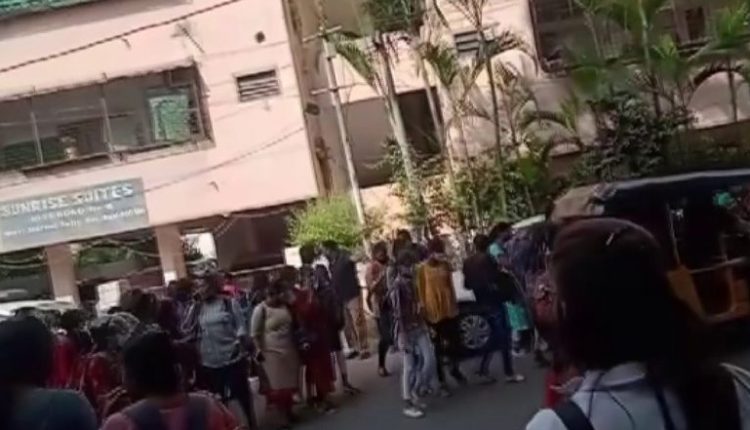 Hyderabad Gas Leak: Over 30 Girl Students Fall Ill After Suspected Gas Leakage at Kasturba Gandhi College Lab