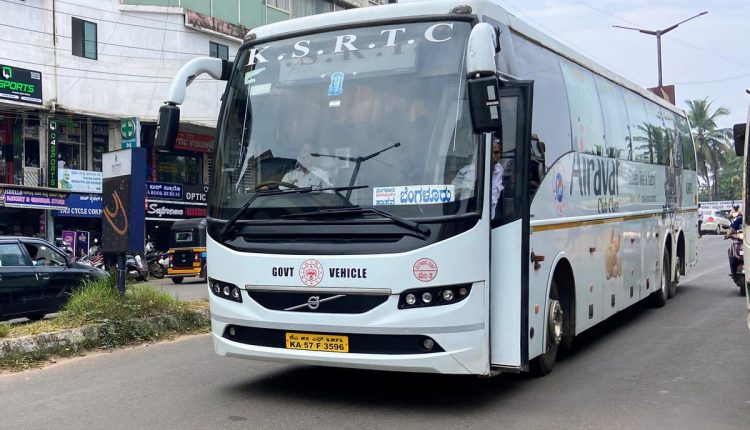 Marathi activists vandalise KSRTC bus in Maharashtra over claims on border areas by Karnataka