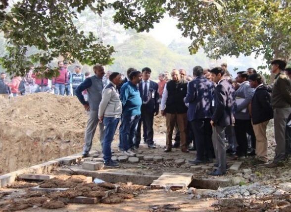 Delhi Lieutenant Governor VK Saxena Inspects Construction of Airport Drain, Five Water Bodies in Dwarka
