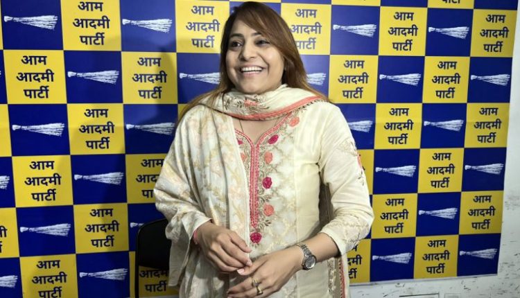 Delhi MCD Mayor Elections 2023: Shelly Oberoi, Aaley Mohammad Iqbal, AAP Candidates for MCD Mayor and Deputy Mayor, File Nominations