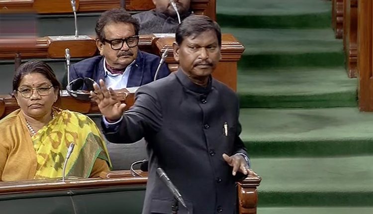 Lok Sabha clears Bill to include Narikoravan and Kurivikkaran tribes in ST list of Tamil Nadu