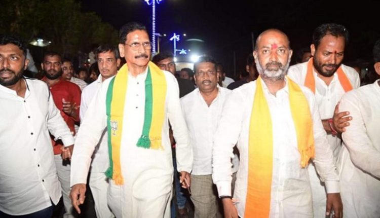 Telangana BJP Chief Bandi Sanjay Slams KCR; Says BRS Slogan Is ‘Ab Ki Bar Abkari Sarkar’, Calls His Son ‘Twitter Tillu’