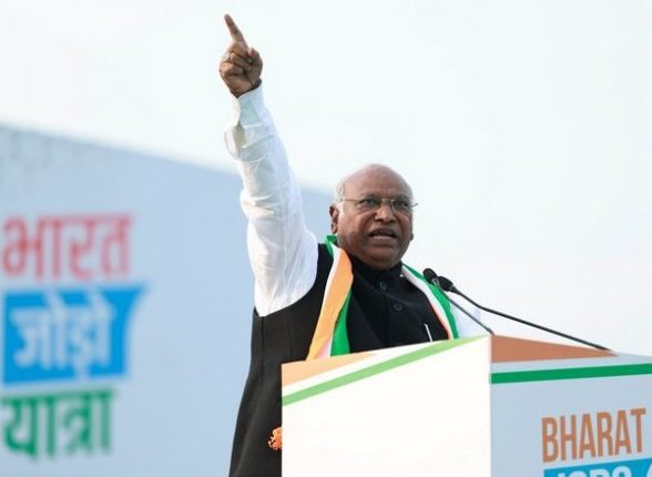 Congress President Mallikarjun Kharge Distances Himself From Digvijaya Singh’s Remarks on Surgical Strikes