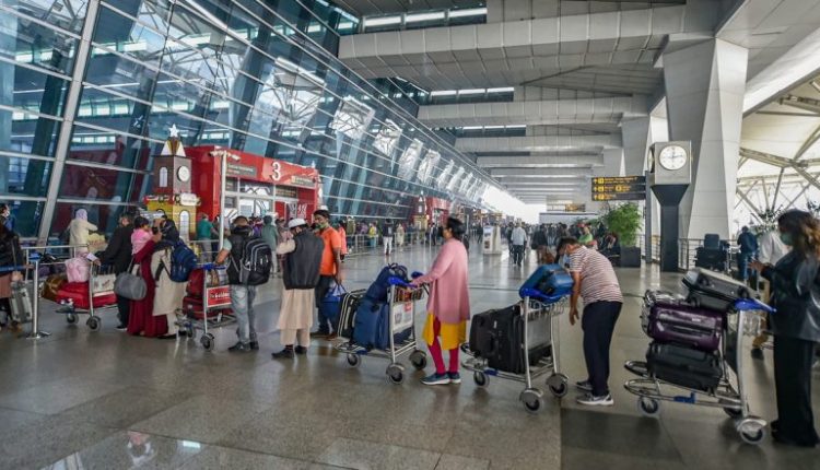 Delhi: Drunk Man Urinates at Departure Area of Indira Gandhi International Airport’s Terminal 3; Arrested