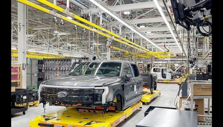 Fed panelists grapple with automotive labor issues