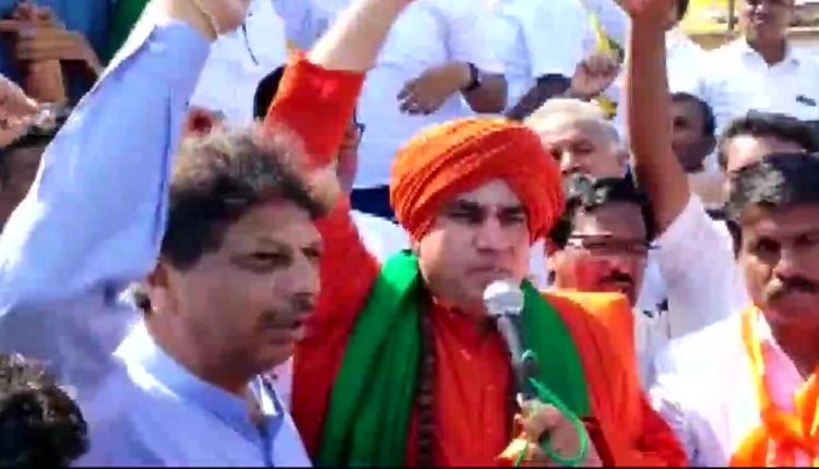 ‘CM made a mistake…': Lingayat members stage protest outside Bommai's residence | Bengaluru