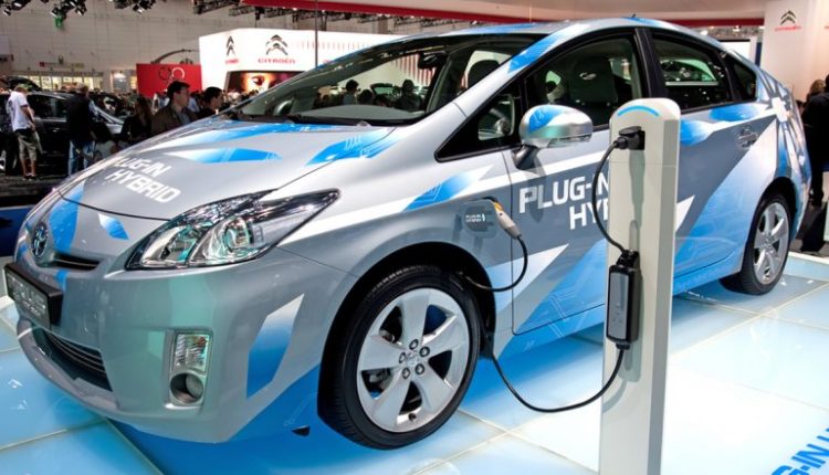 Rivian Layoffs: EV Car Maker To Slash 6% of Its Workforce, CEO RJ Scaringe Announces Sackings in Email to Employees