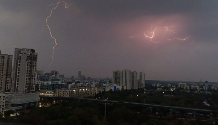 Maharashtra Weather Forecast: IMD Warns of Thunderstorm, Moderate Rain for Mumbai, Pune, and Ahmednagar