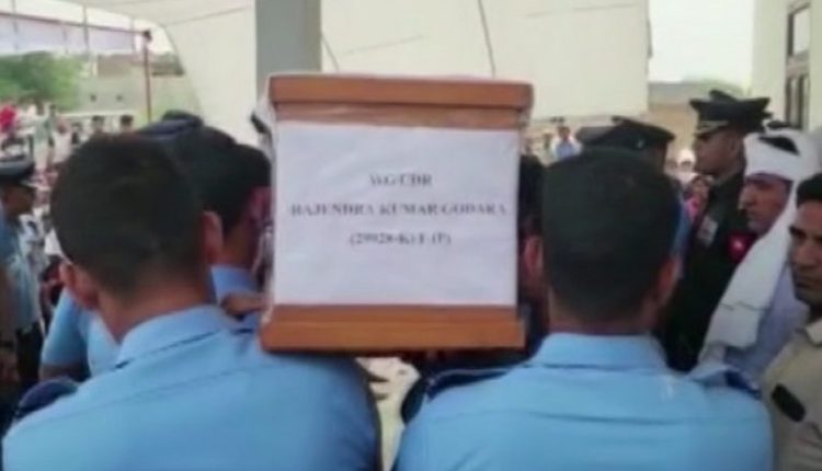 Rajasthan: Last Rites of IAF Wing Commander Rajendra Godara, Who Perished in Car Accident, Performed in His Native Village Dholipal