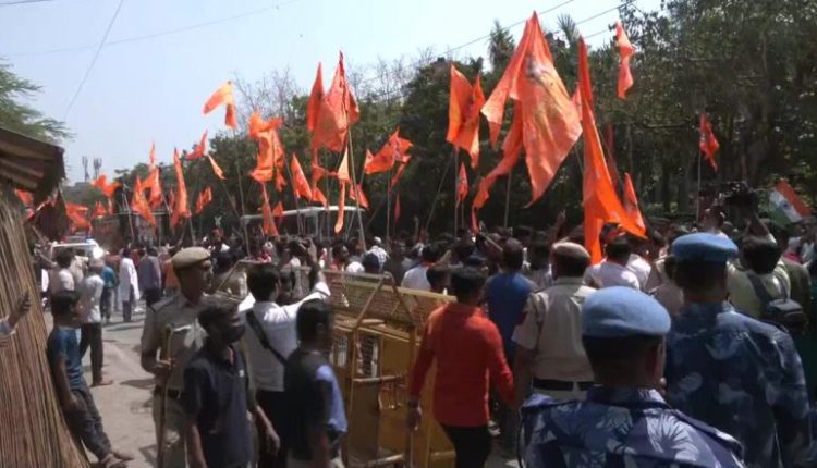 Ram Navami 2023: Procession in Delhi’s Jahangirpuri Despite Denial Amid Heavy Police Presence (See Pics and Video)