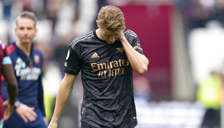 Arsenal held by West Ham, Man Utd climb to 3rd with 2-0 win over Forest | Football News