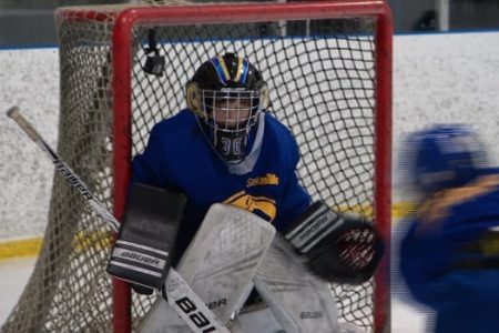 Saskatoon goalie first girl to make elite provincial hockey team for prestigious Edmonton tournament