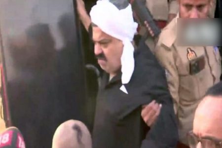 Atiq Ahmad, His Brother Ashraf Shot Dead After Unidentified Assailants Open Fire Near Medical College in Prayagraj (Watch Video)