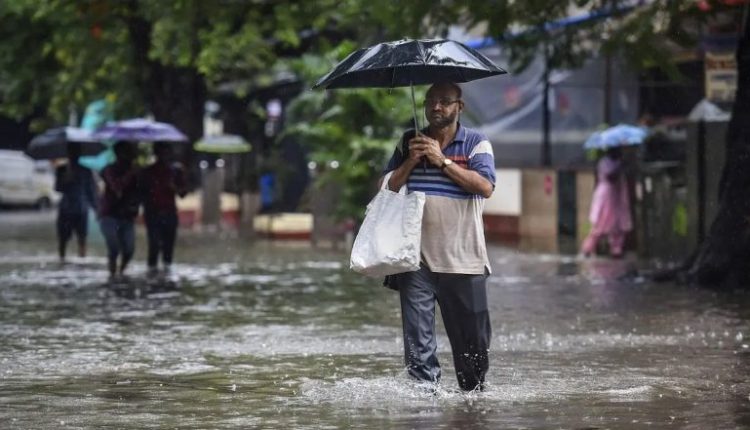 Hyderabad Rains: Netizens Share Pictures and Videos of Heavy Rainfall As #HyderabadRains Trends on Twitter