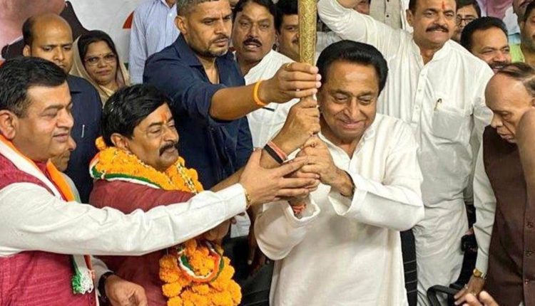 Madhya Pradesh: Former BJP minister Deepak Joshi joins Congress