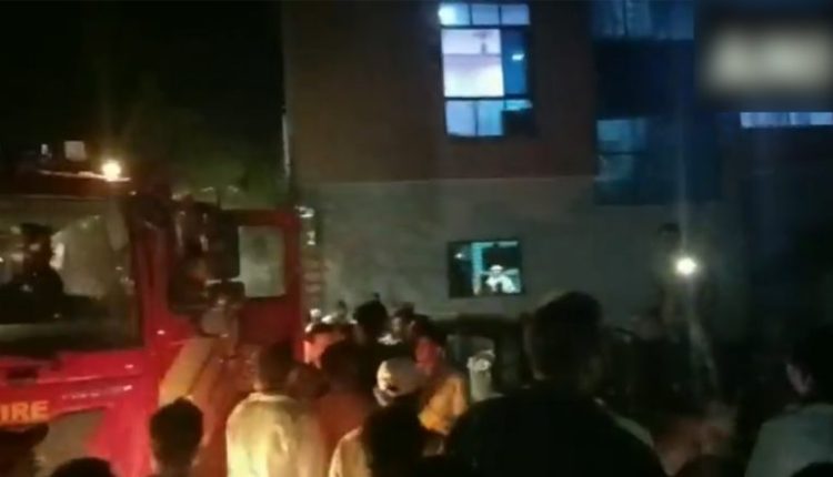 Gujarat Building Collapse: Three-Storey Building Collapses in Ahmedabad's Vejalpur Area, No Casualty Reported (Watch Video)