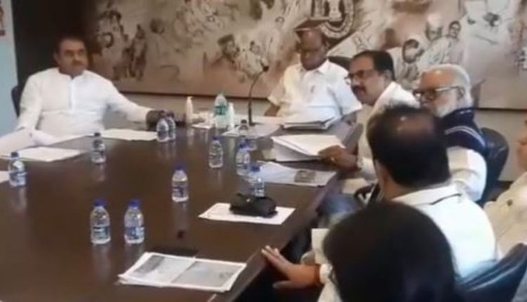 Sharad Pawar Holds Meeting With NCP Leaders for 2024 Lok Sabha Elections and Maharashtra Assembly Polls (Watch Video)