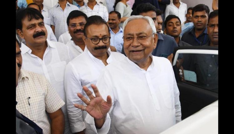 Manjhi a BJP mole, so told him to merge or get out: Nitish