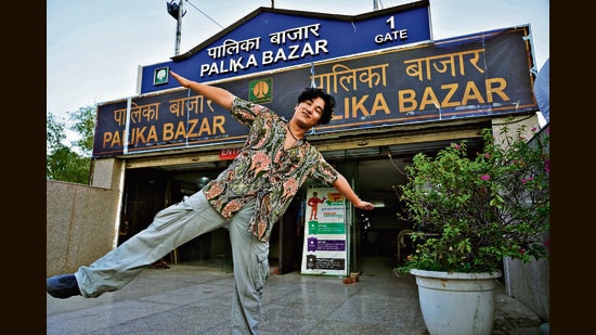 Anuj Rana, a student of Hansraj College, invests in an oversized fit from Palika Bazar. (Photo: Gokul VS/HT)