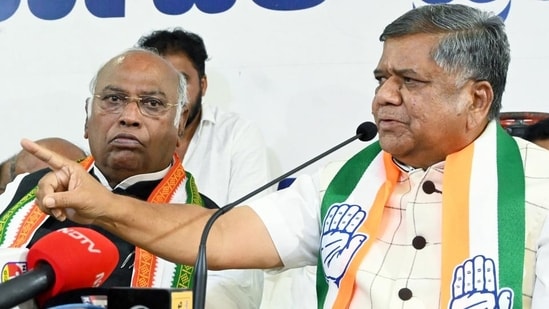 Former Karnataka chief minister Jagadish Shettar(right).