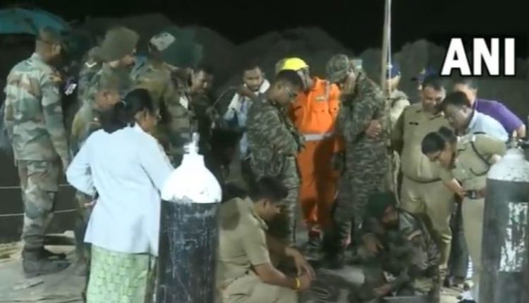 Sehore Child Falls in Borewell: Attempt to Rescue Through Hook Fails, Indian Army Joins Operation With NDRF in Madhya Pradesh (Watch Video)