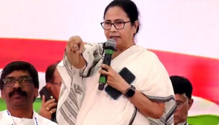 Mamata Banerjee on PM Narendra Modi's Comment About Opposition Alliance, Says I Think He Likes the Name 'INDIA'