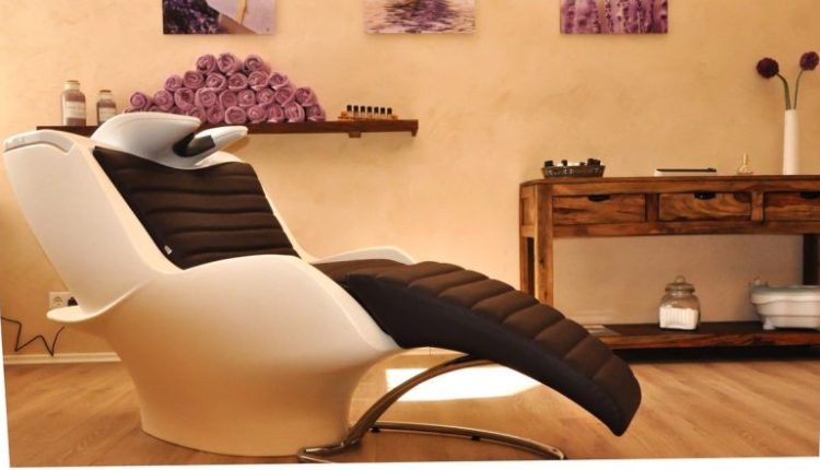 Taliban Bans Beauty Salons in Afghanistan Despite UN Concern and Rare Public Protest