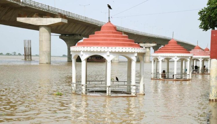 Swollen rivers spark flood fears in north Bihar