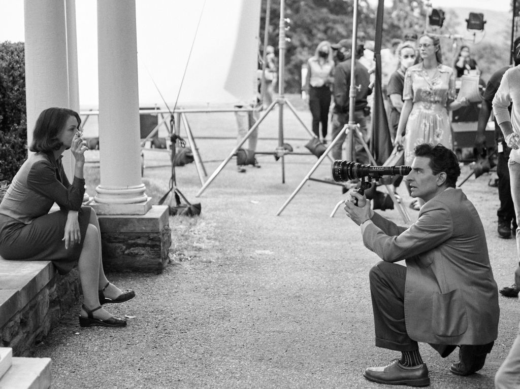 “Maestro”. BTS – (L to R) Carey Mulligan as Felicia Montealegre and Writer/Director Bradley Cooper as Leonard Bernstein on the set of Maestro. Cr. Jason McDonald/Netflix © 2023.