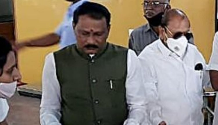 BJP's S T Somashekar meets CM Siddaramaiah amid buzz about 'Operation Hasta' | Bengaluru