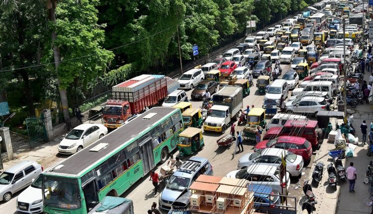 Bengaluru Traffic Live Highlights: Cops alert commuters on a working day