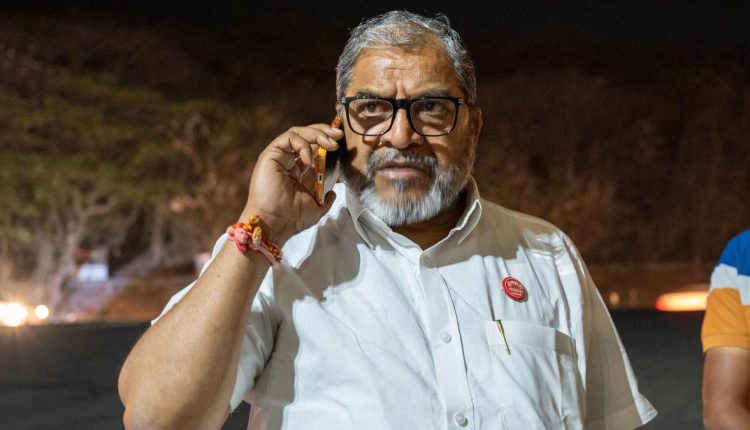 Close aide skips Swabhimani Shetkari Sanghatana meeting; farmer leader Raju Shetti denies factionalism