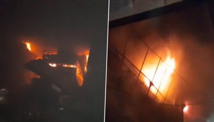 Delhi Fire Videos: Major Blaze Erupts at Plyboard Shop in Gandhi Nagar Market, 21 Fire Tenders Engaged in Firefighting Operation