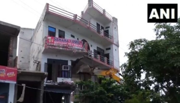 Haryana Anti-Encroachment Drive Video: Hotel-Cum-Restaurant Demolished in Nuh As Mob Pelted Stones From Here During Recent Violence