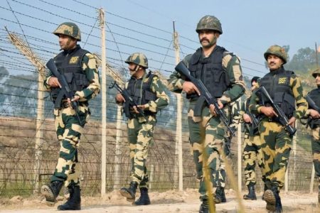 West Bengal: Bangladeshi Infiltrator Killed in BSF Firing in Malda While Trying To Enter India