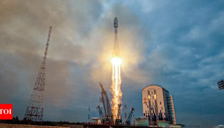 Russia's Luna-25 crashes into Moon, Chandrayaan-3 now sole contender to win race for South Pole | India News