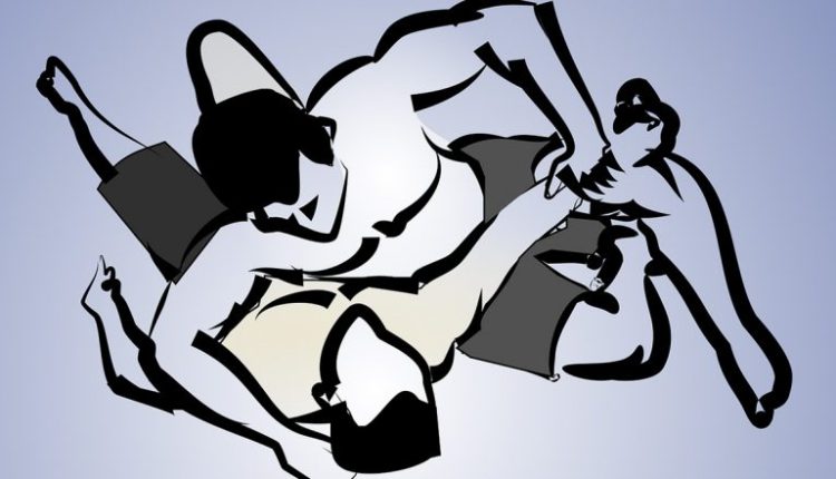 UP Brawl Video: Five Youths Rain Slaps, Punches After Altercation Over Trivial Dispute in Moradabad's Karula