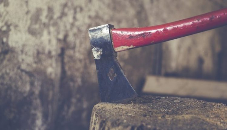 Uttar Pradesh Shocker: 17-Year-Old Girl Hacked to Death by Father and Two Brothers With Axe Over Talking to a Man in Kaushambi