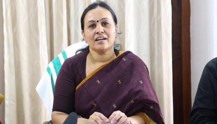 Nipah Virus Outbreak: 19 Teams Working in Field To Trace Contacts of Nipah Patients, Says Kerala Health Minister Veena George