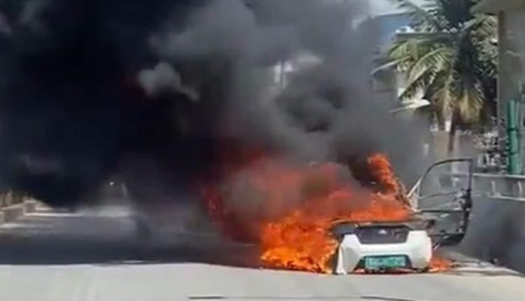 Electric car catches fire in JP Nagar, Bengaluru. Video goes viral | Latest News India