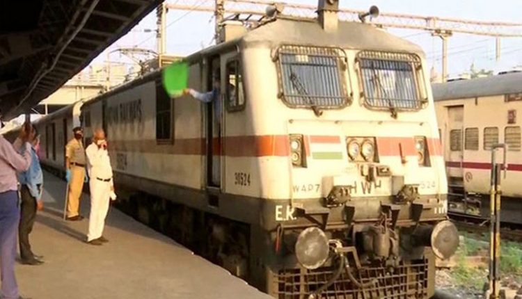 Another Pee-Gate Incident: Drunk Youth Urinates on Elderly Couple in AC Coach of Uttar Pradesh Sampark Kranti Express, Arrested