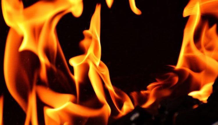 Tripura Fire: Durga Puja Pandal Gutted in Blaze at Blood Sun Club in Agartala, CM Manik Saha Condoles Incident (Watch Video)