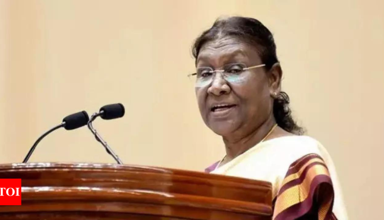 Murmu: President Murmu unveils Ambedkar's statue in Supreme Court on Constitution Day