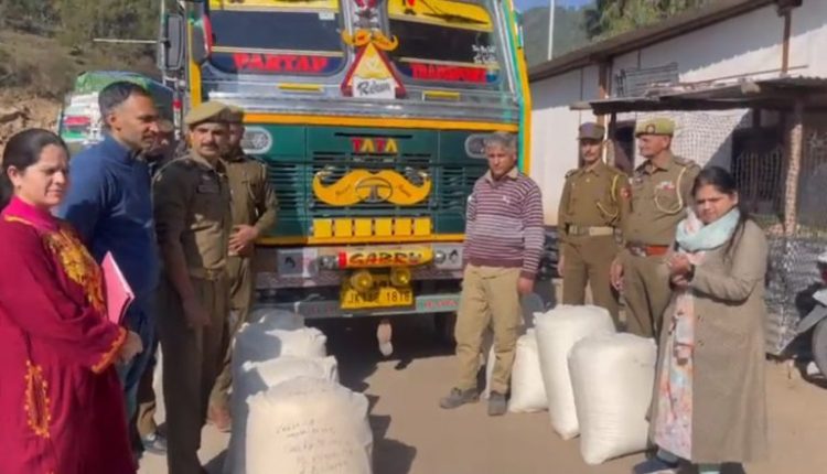 Narcotics Trade Busted in Jammu and Kashmir: Udhampur Police Nabs Narco-Smuggler Along With 222Kgs of Poppy Straw (Watch Video)