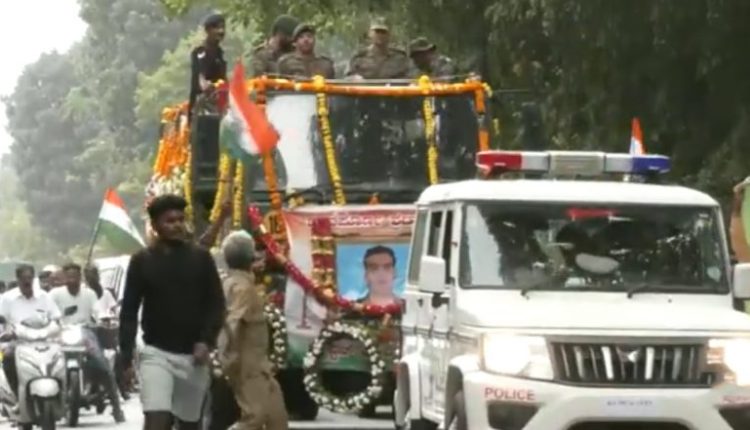 Rajouri Encounter Martyr: Captain MV Pranjal Cremated With Full Military Honours in Bengaluru (Watch Video)